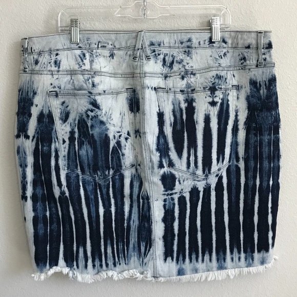 NWT GOOD AMERICAN Shibori Mini Denim Jean Skirt 20 - Picture 8 of 11